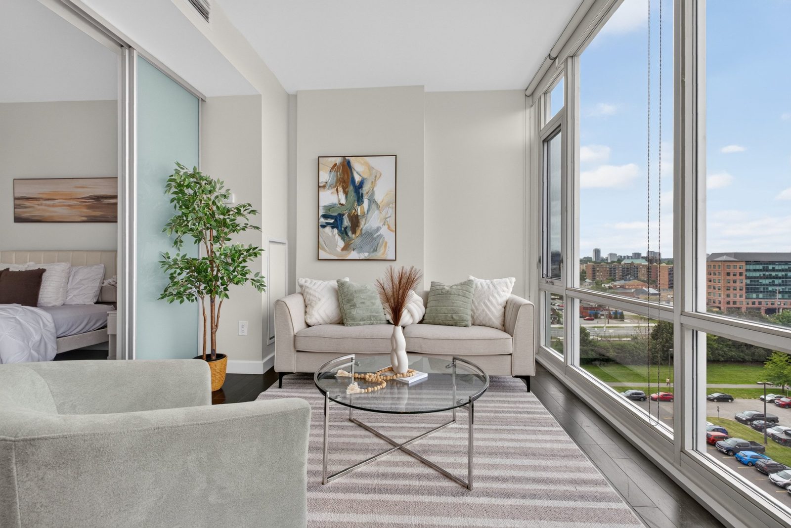 201 Parkdale Ave 1004 living room with panoramic city views